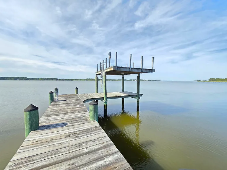22931 Steele Dr — Photo 46