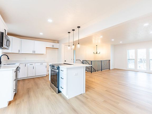 2nd image of 1534 Tyler Ave