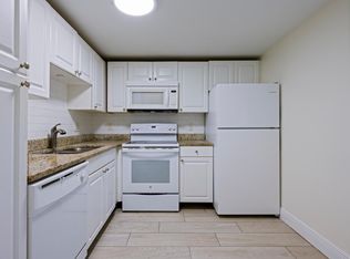 1505 Crescent Cir APT A8, Lake Park, FL 33403