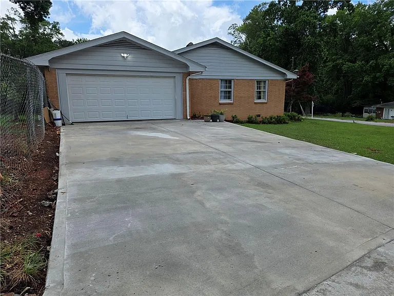 1499 Hammack Dr — Photo 32