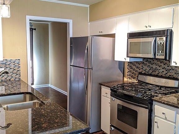 5th image of 3206 Crosscreek Dr
