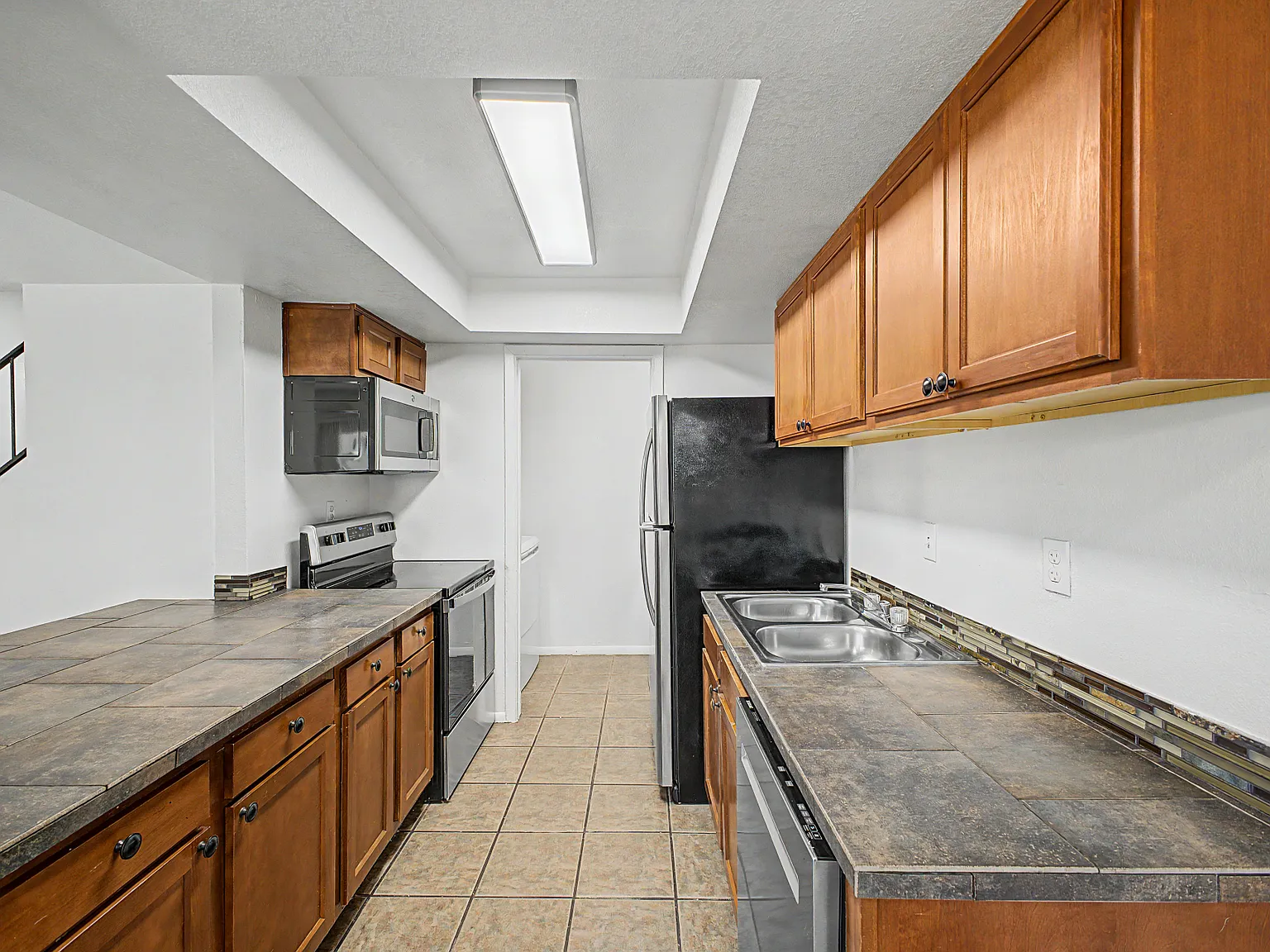 3 bed, 1.5 bath, 1100 sqft, $1,595 — Photo 4