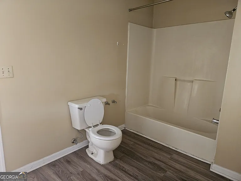 818 Robin Hood Trl #A — Photo 11