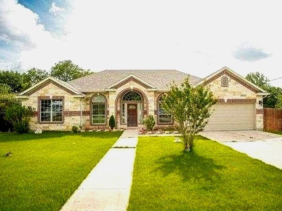 2nd image of 2608 Sumac Ln