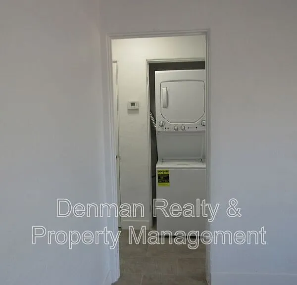 4306 N 12th St #7 — Photo 11