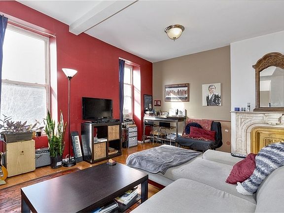 3rd image of 377A Jefferson Ave #2B