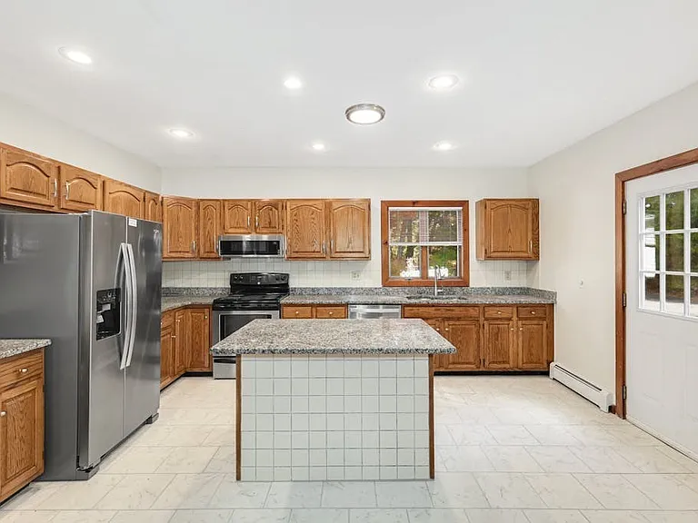 90 E Main St #1 — Photo 15