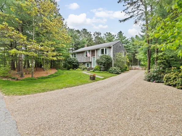 5 Oaken Bucket Ln, Plymouth, MA 02360