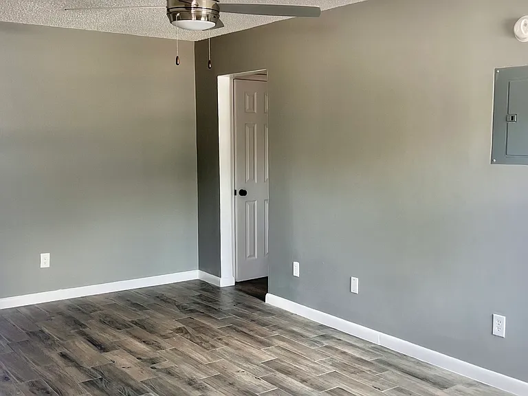 1626 S Crystal Lake Dr — Photo 4
