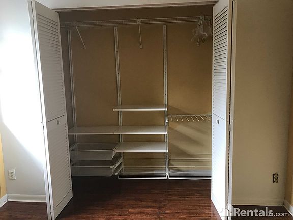 3rd image of 9018 Vineyard Lake Dr
