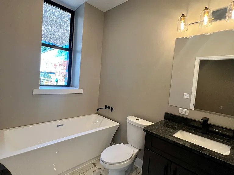 33 E Northampton St #104 — Photo 8
