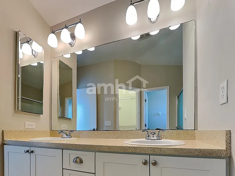 8157 Canterbury Lake Blvd — Photo 13