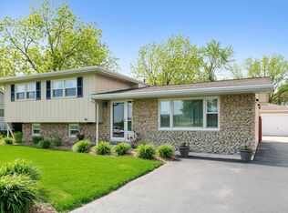 2255 Caton Farm Rd, Crest Hill, IL 60403