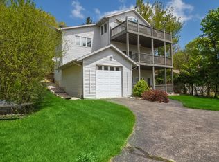 223 High St, Fontana, WI 53125