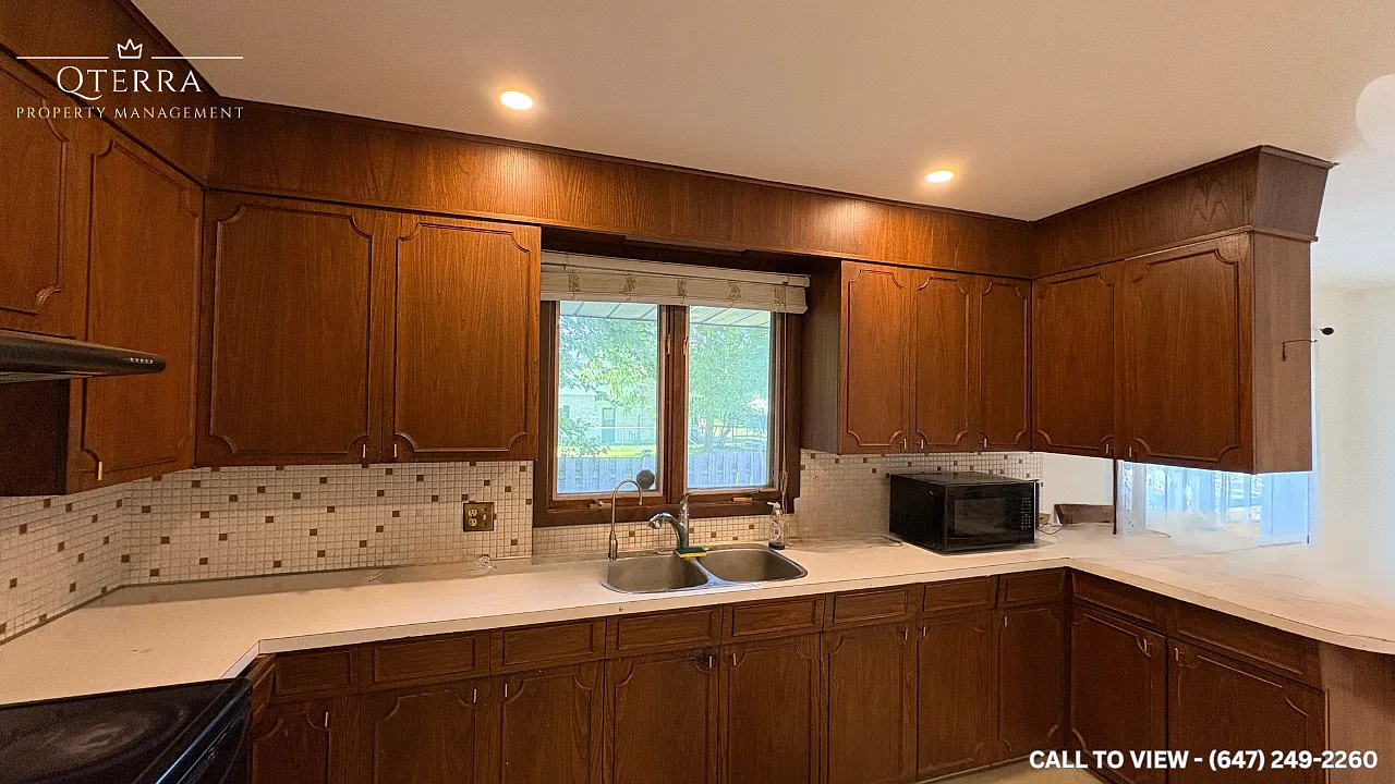 3 bed, 1300 sqft, $2,399 — Photo 2