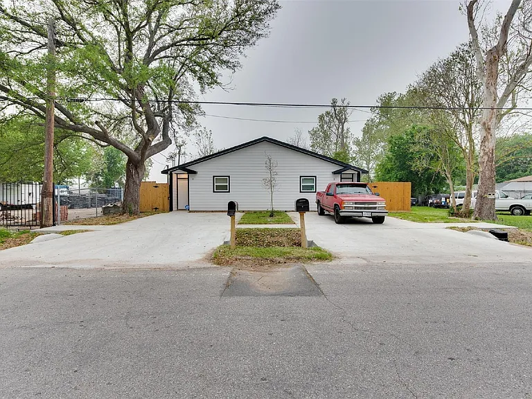 2702 Reid St #A — Photo 4