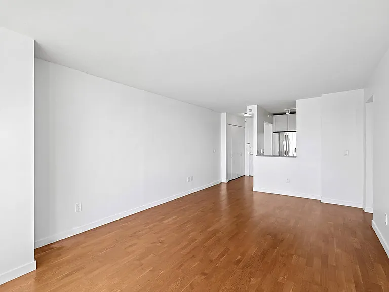 420 W 42nd St #27D — Photo 5