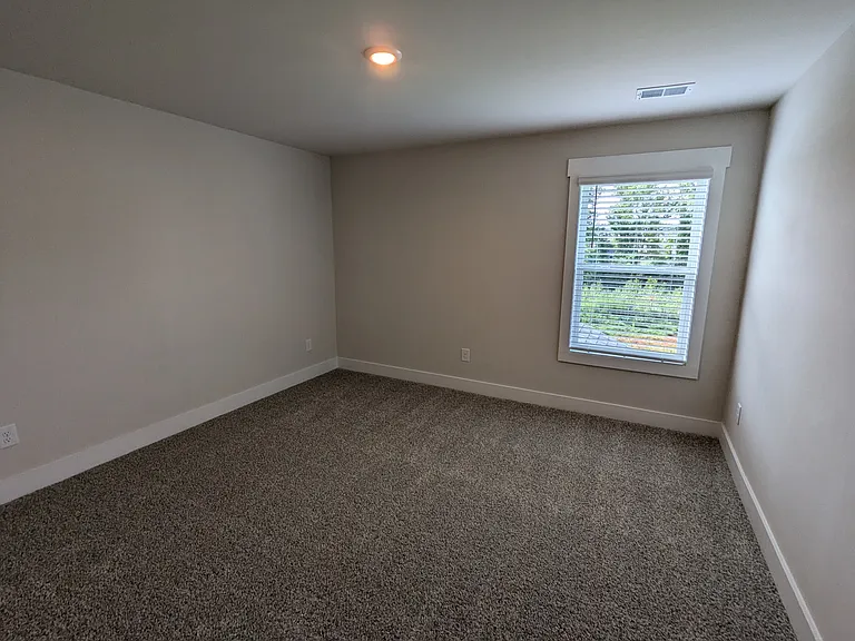 416 Roderick Ln — Photo 21