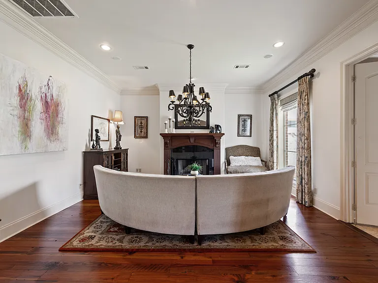 118 W Bayou Pkwy — Photo 19
