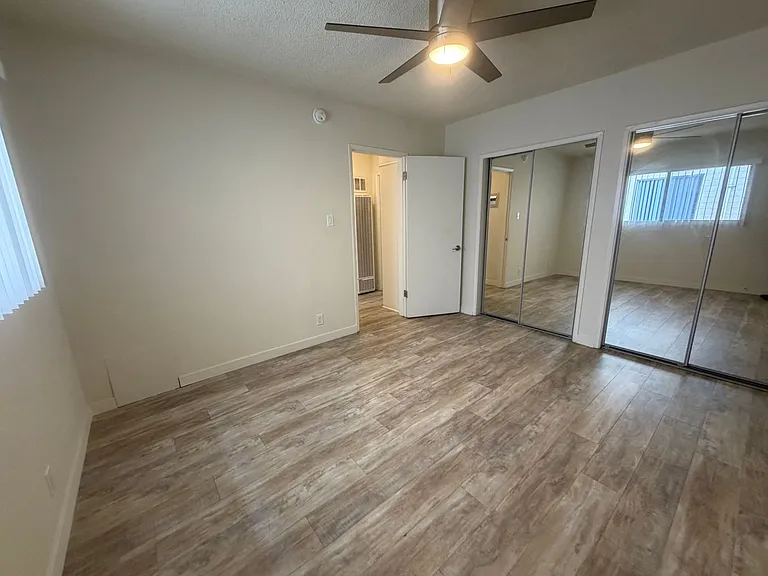 4714 Slauson Ave — Photo 12