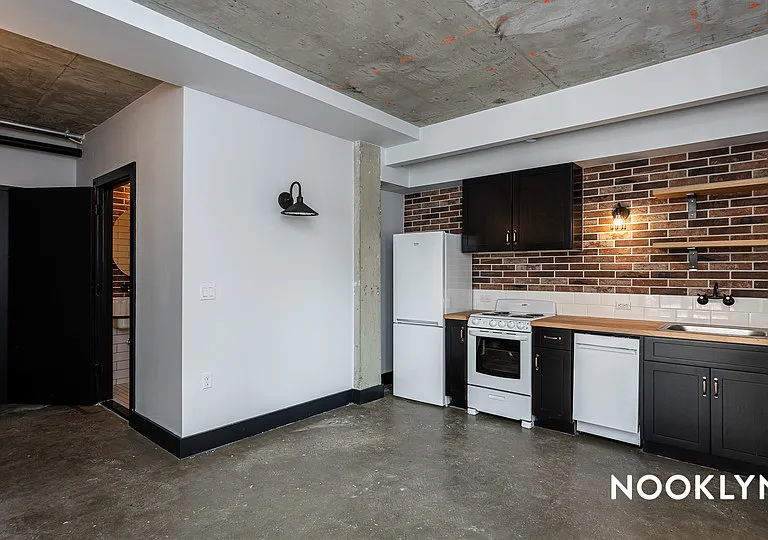 639 Foster Ave #503 — Photo 2