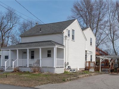 40 Cedar St, Johnston, RI, 02919