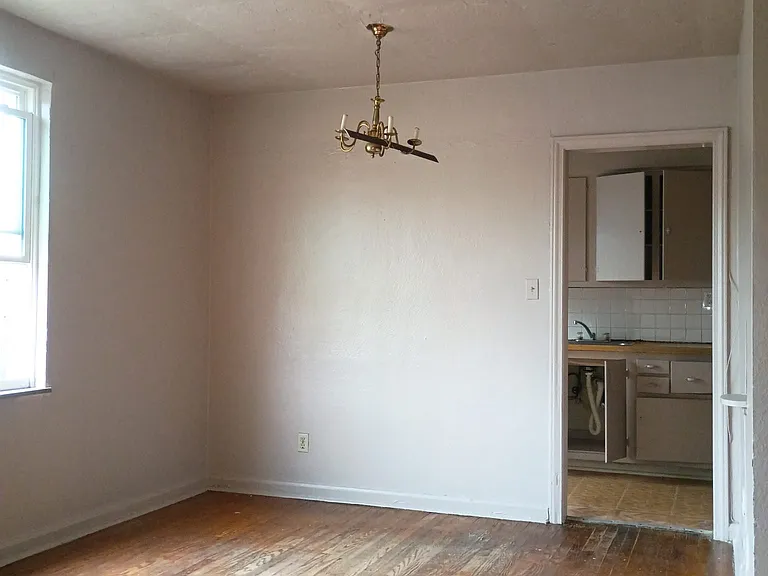 2366 Noble Rd #206 — Photo 2
