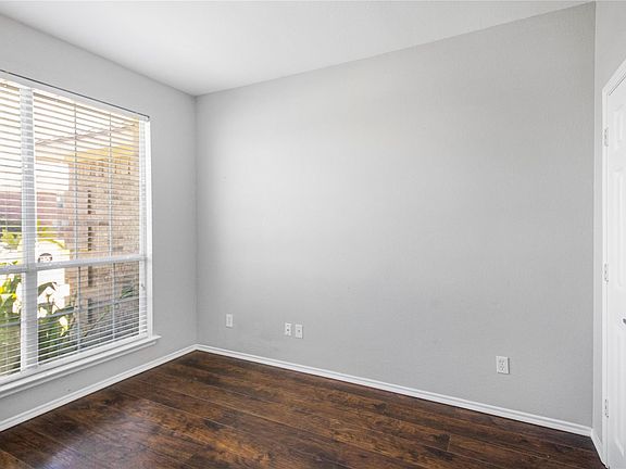 5th image of 605 Chestnut Ct