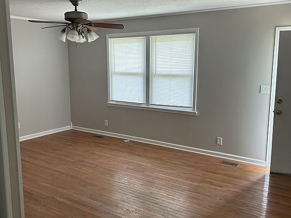 5th image of 749 Cherokee Dr