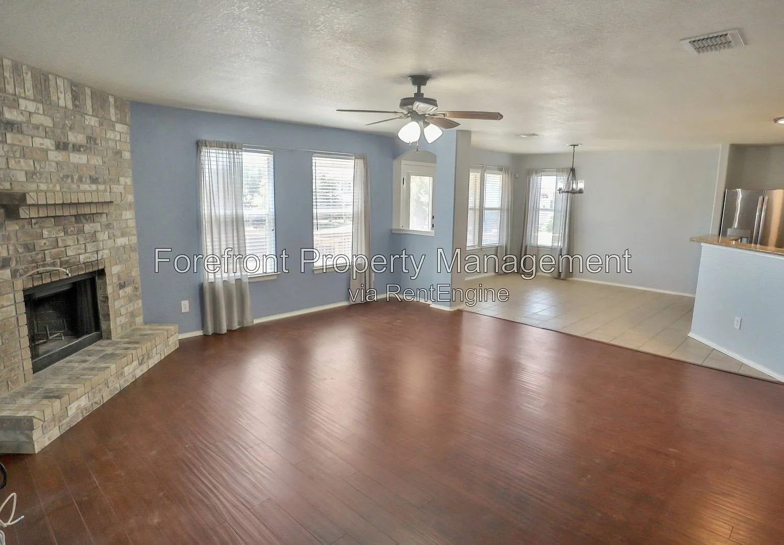 4 bed, 3.5 bath, 2539 sqft, $2,000 — Photo 3