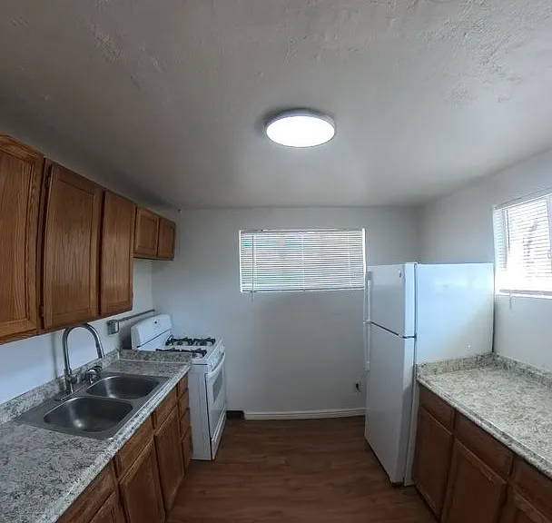 221-225 E Brookside St — Photo 10