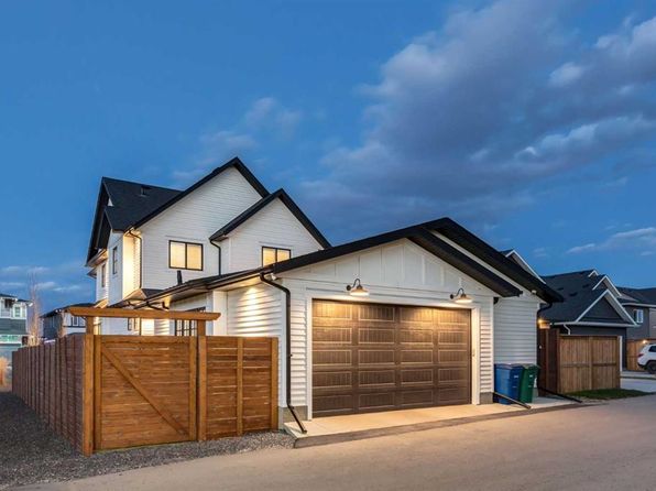 55 E Coopersfield Park SW, Airdrie, AB T4B 4K8