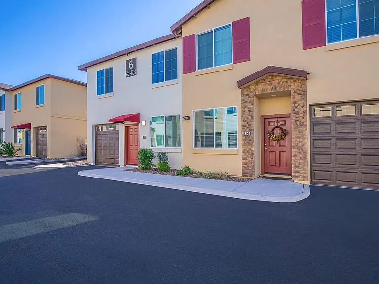 San Junipero Townhomes — Photo 6