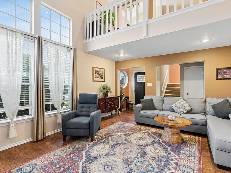 1417 Danielle Dr — Photo 3