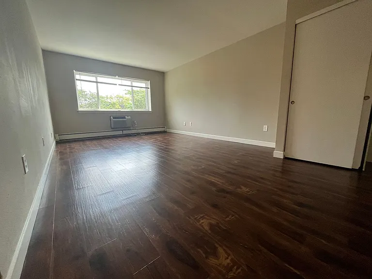 Ariel Place — Photo 18
