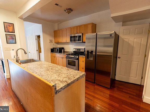 5th image of 4705 8th St NW