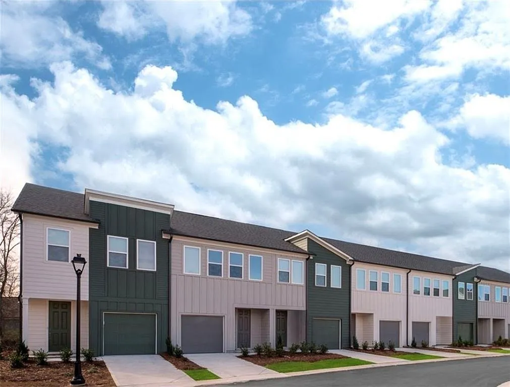 3 bed, 2.5 bath, 1408 sqft, $2,800 — Photo 1