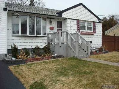 51 Shinnecock Ave, Massapequa, NY, 11758