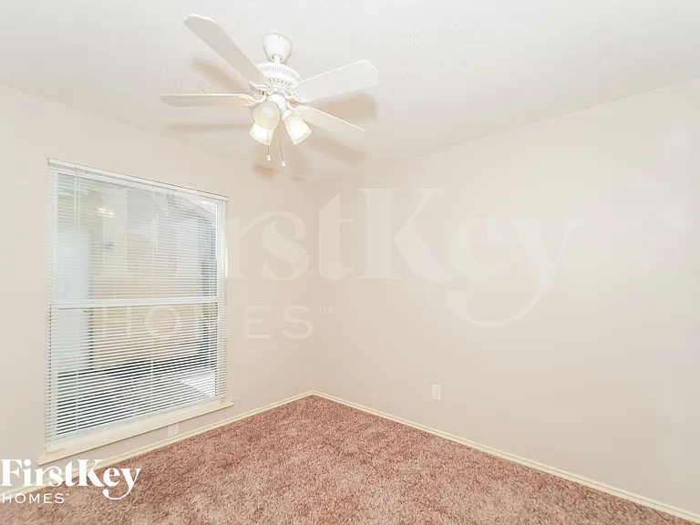 6615 Navidad Rd — Photo 12