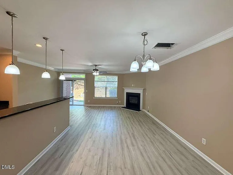 1061 Remington Oaks Cir — Photo 7