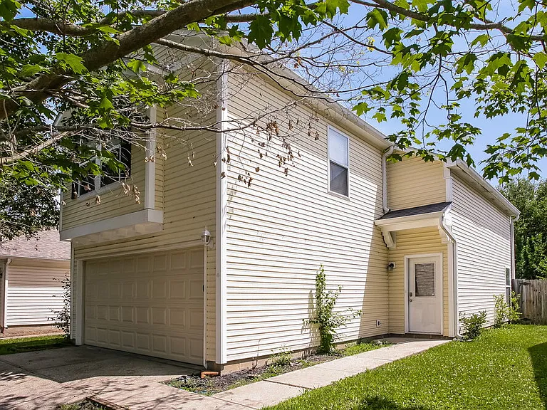 4487 Connaught East Dr — Photo 4