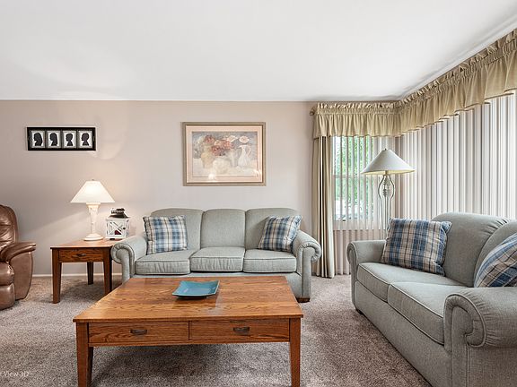 3rd image of 16715 Odell Ave