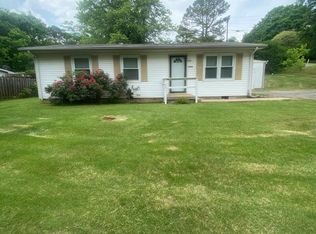 2090 Shelby Dr, Clarksville, TN 37043