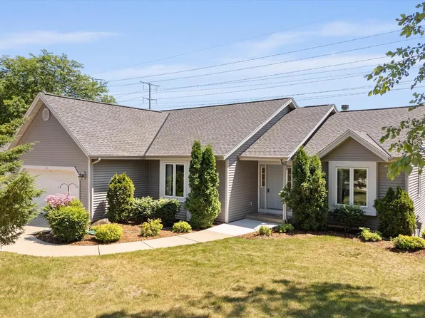 647 West Briarknoll COURT, Saukville, WI 53080