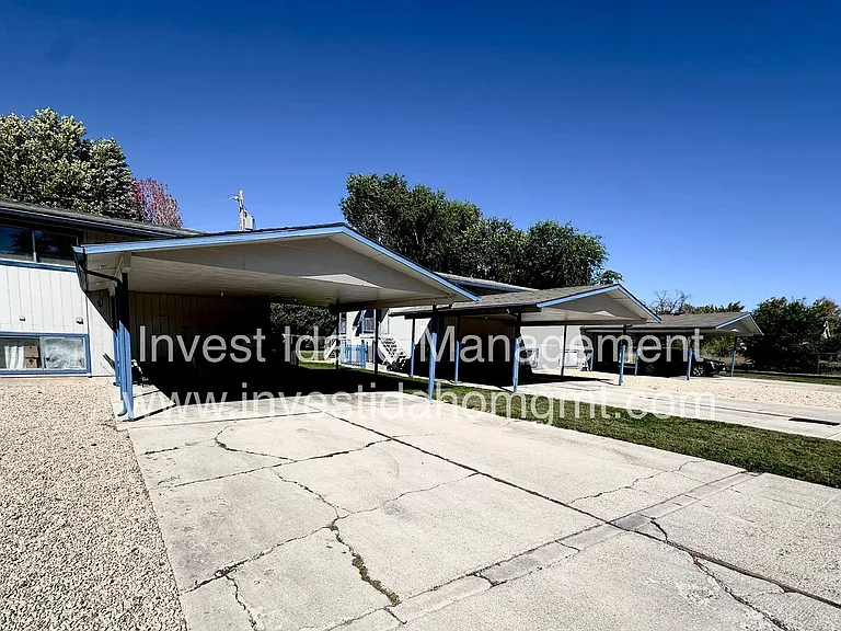 3970 Glenn — Photo 17