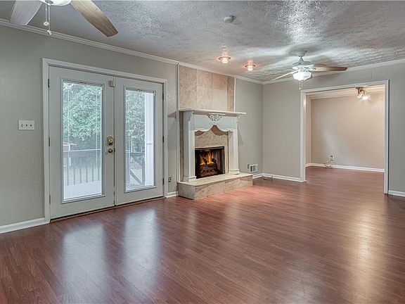 3rd image of 2164 Pine Point Dr