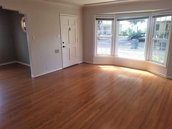 3rd image of 114 N Berkeley Ave