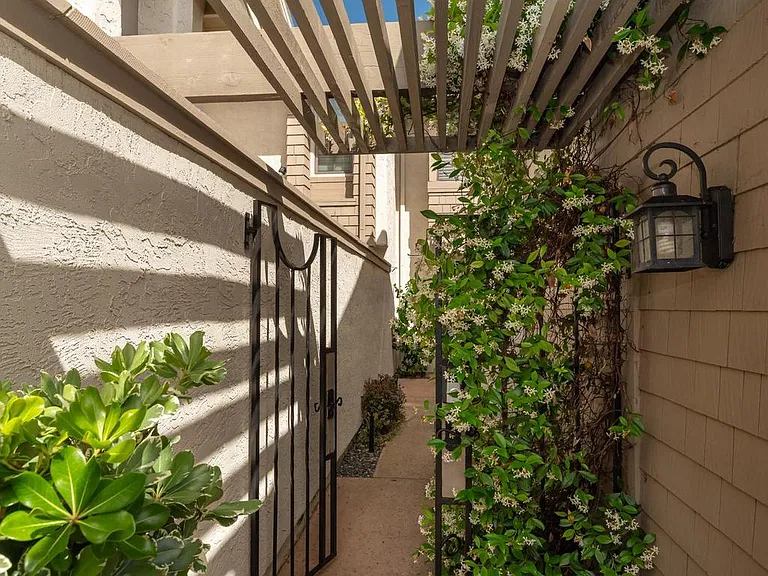 4027 Avenida Brisa — Photo 3