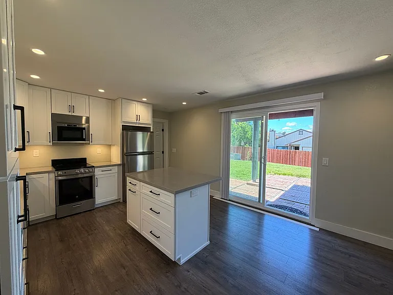 1220 Monte Vista Ct #B — Photo 12