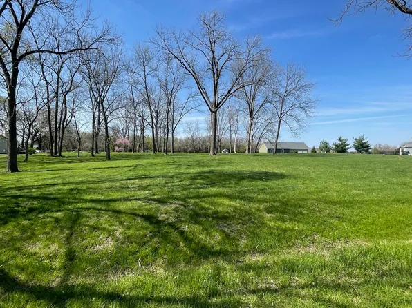 309 1st South St, El Paso, IL 61738